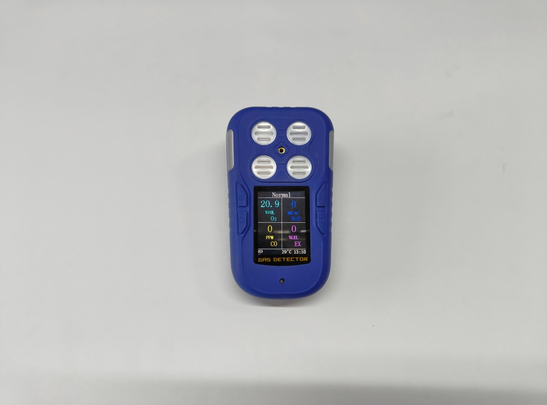 What is the numerical standard for a 4-in-1 gas detector?